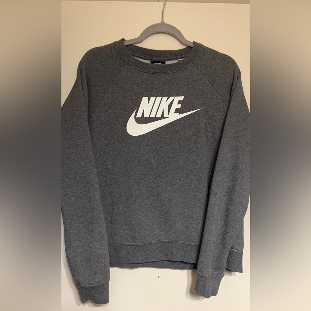 Nike sweatshirt size M